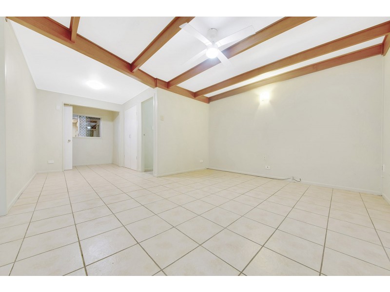 1/9 HADDOCK DRIVE, Burua QLD 4680