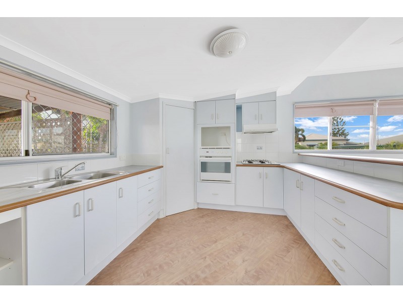 7 RAILWAY STREET, West Gladstone QLD 4680