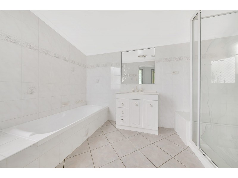 7 RAILWAY STREET, West Gladstone QLD 4680