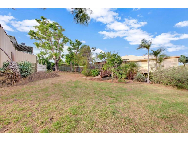 7 RAILWAY STREET, West Gladstone QLD 4680