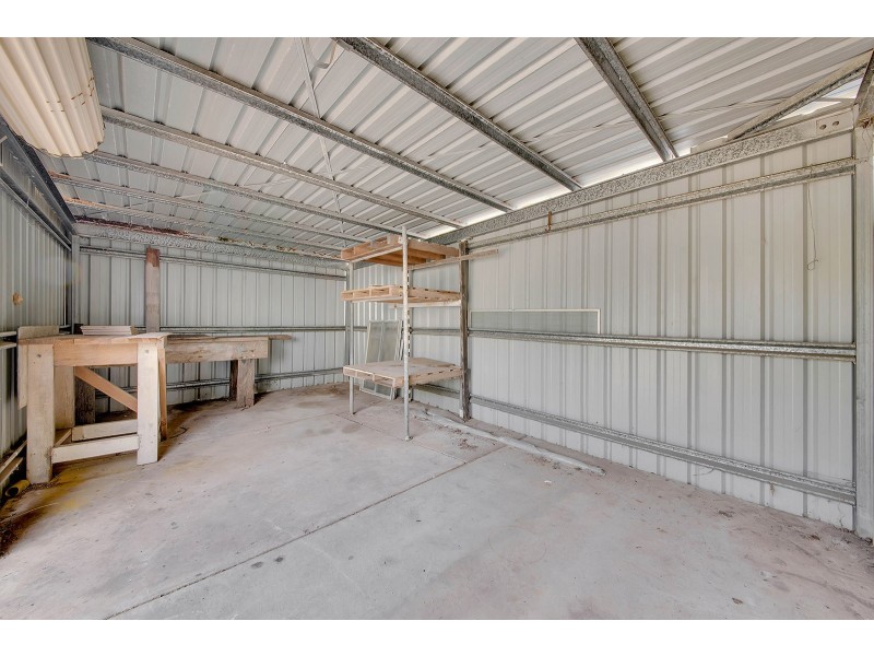 7 RAILWAY STREET, West Gladstone QLD 4680