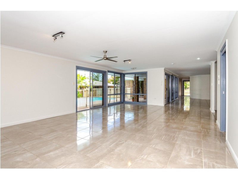 8 SOVEREIGN COURT, Clinton QLD 4680