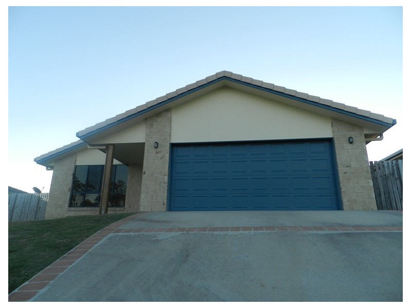 16 Bridgeman Place, Clinton QLD 4680