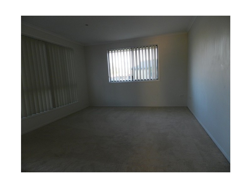 16 Bridgeman Place, Clinton QLD 4680