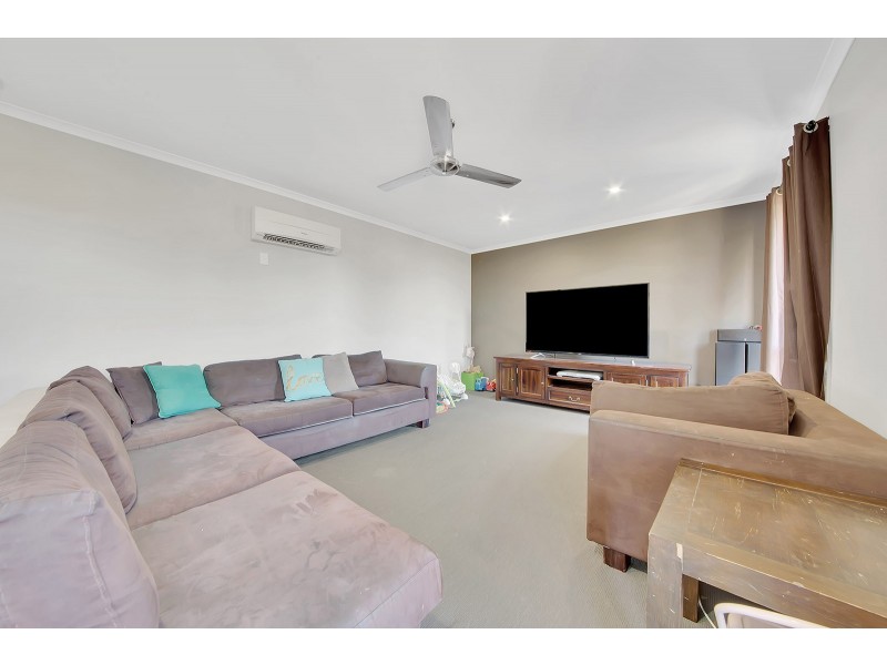 2 Grasstree Crescent, Kirkwood QLD 4680