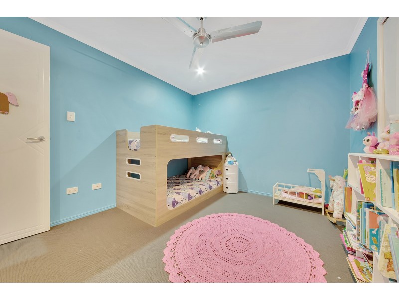 2 Grasstree Crescent, Kirkwood QLD 4680