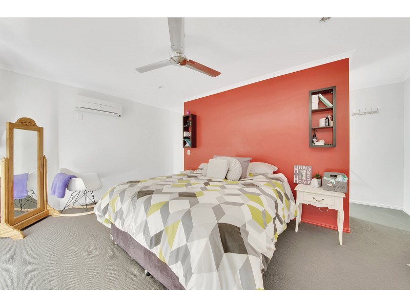 2 Grasstree Crescent, Kirkwood QLD 4680