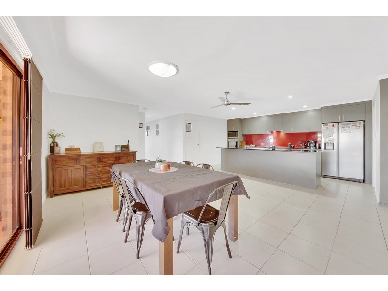 2 Grasstree Crescent, Kirkwood QLD 4680