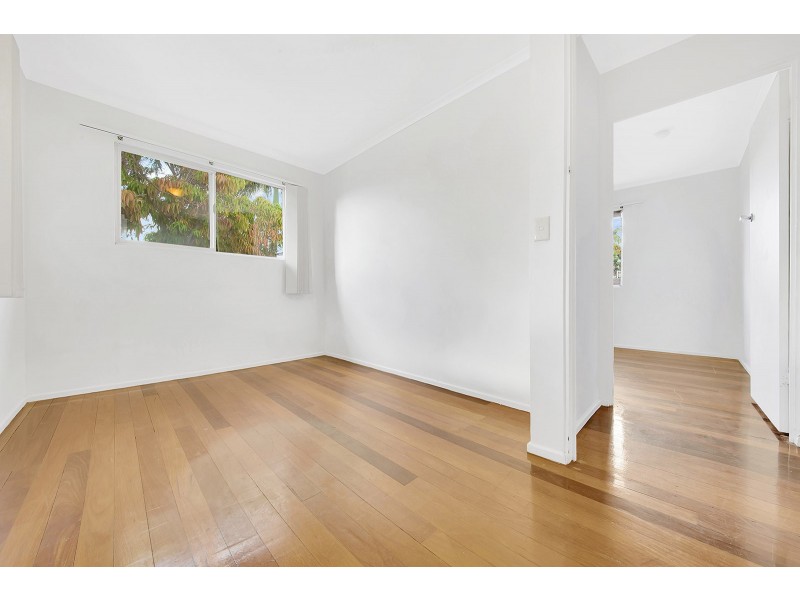 12 MCGINLAY STREET, Clinton QLD 4680