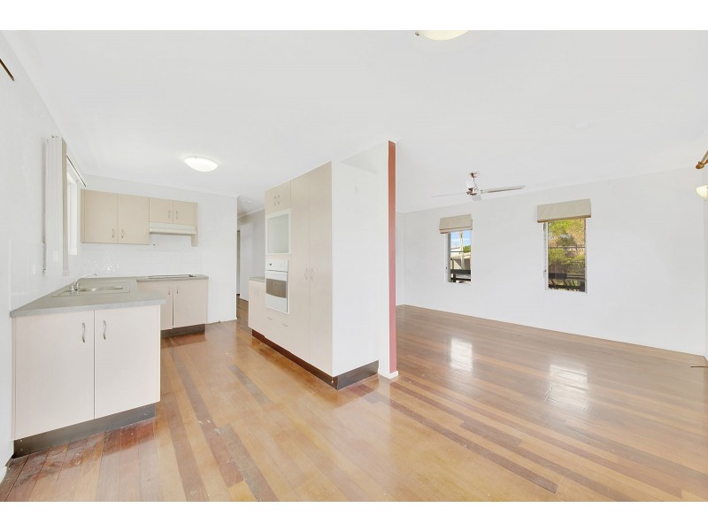 12 MCGINLAY STREET, Clinton QLD 4680
