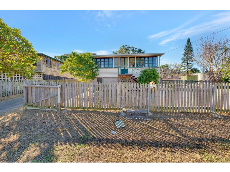 6 Flinders Street, West Gladstone QLD 4680