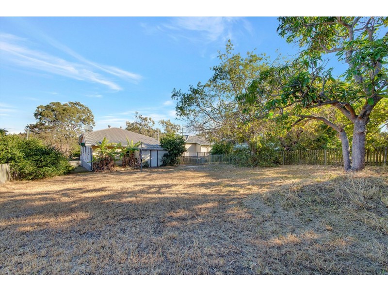 6 Flinders Street, West Gladstone QLD 4680