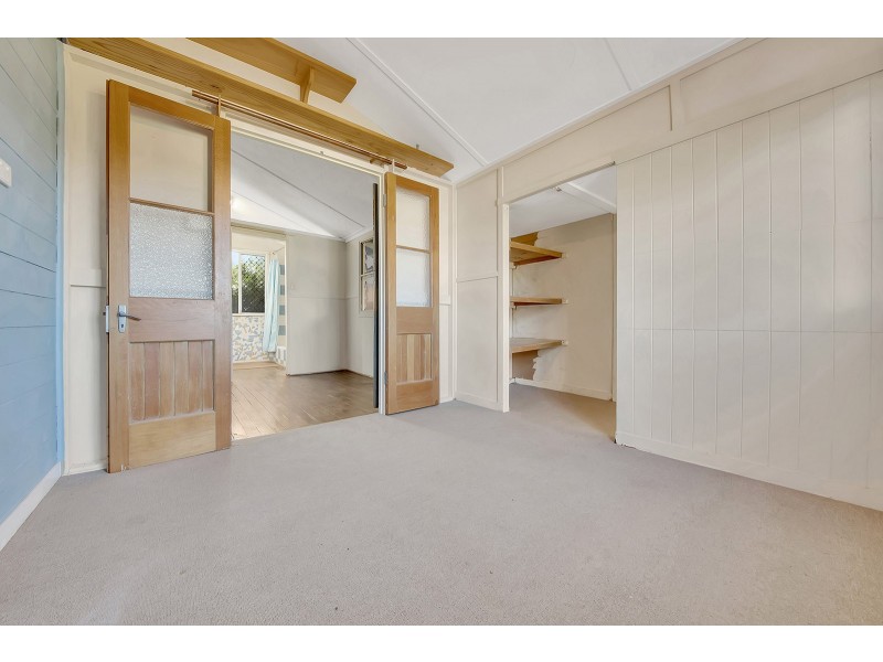 6 Flinders Street, West Gladstone QLD 4680