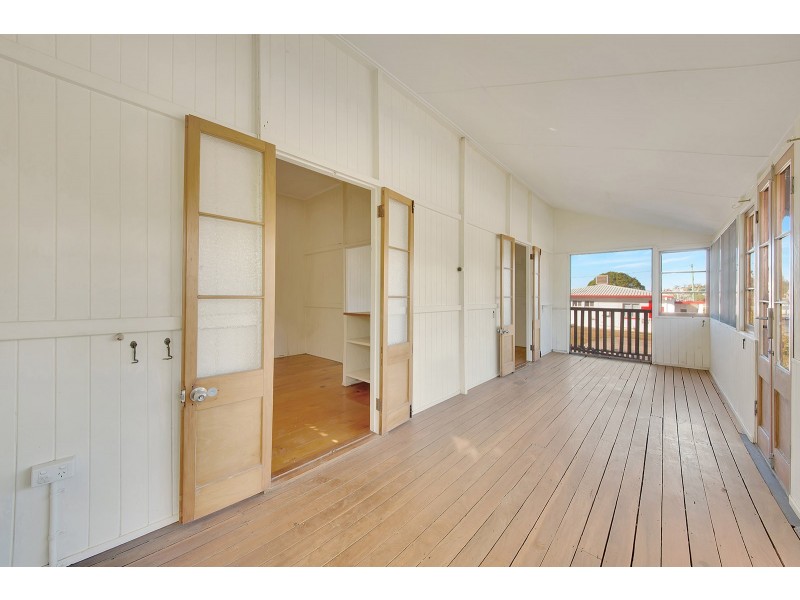 6 Flinders Street, West Gladstone QLD 4680