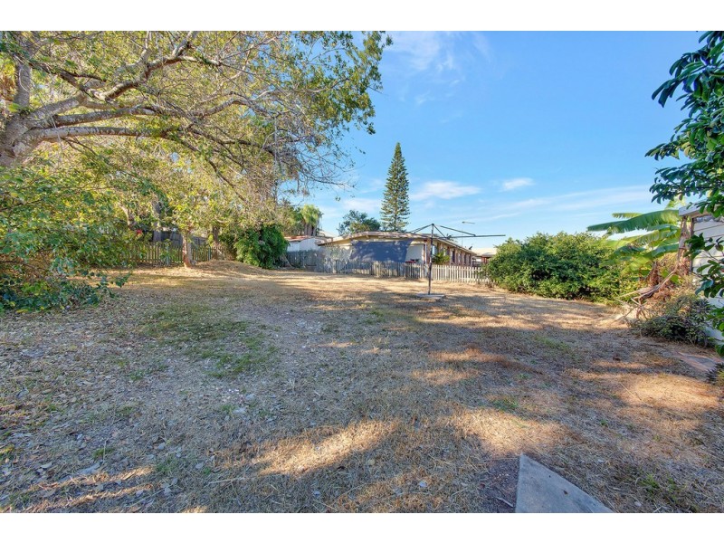 6 Flinders Street, West Gladstone QLD 4680