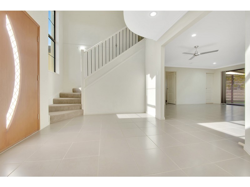 8 LLANA COURT, New Auckland QLD 4680