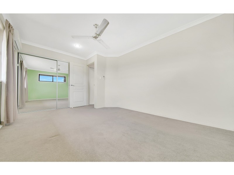 8 LLANA COURT, New Auckland QLD 4680