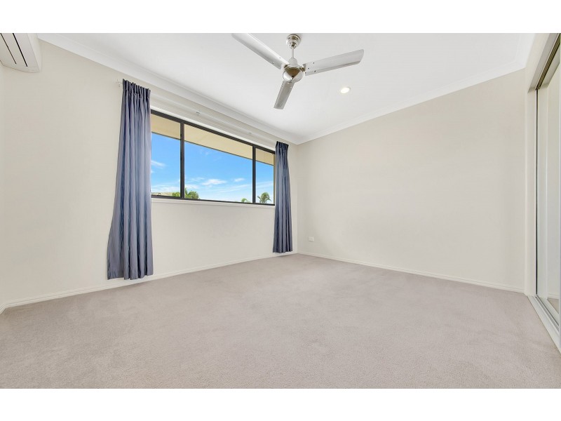 8 LLANA COURT, New Auckland QLD 4680