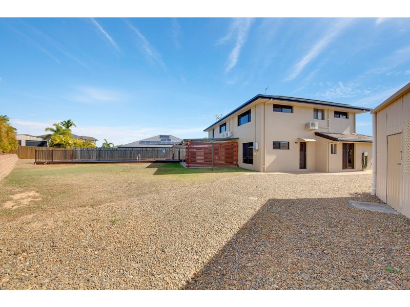 8 LLANA COURT, New Auckland QLD 4680