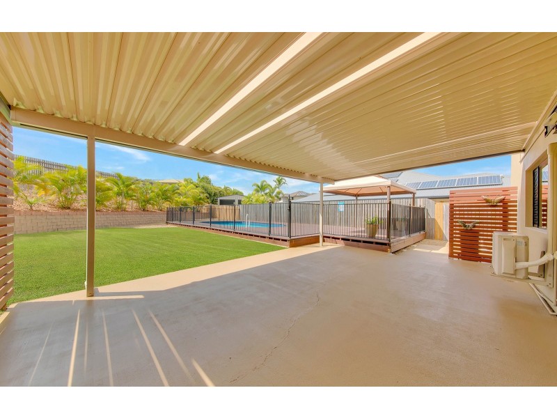 8 LLANA COURT, New Auckland QLD 4680