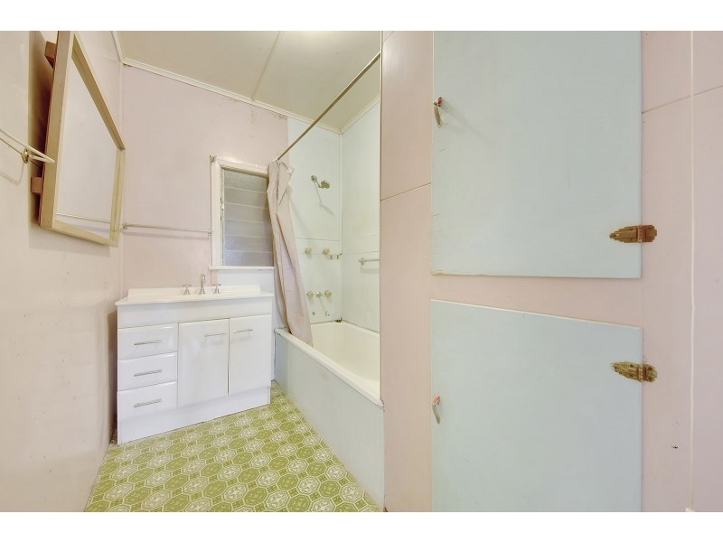 63 Surveyor Place, Beecher QLD 4680