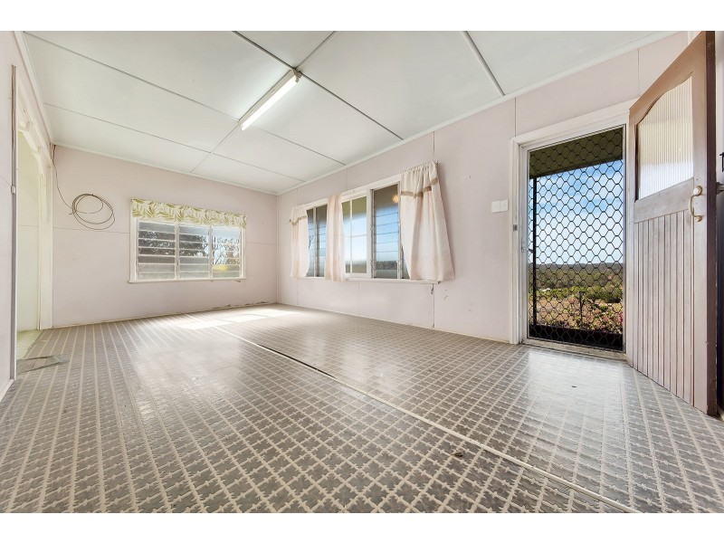 63 Surveyor Place, Beecher QLD 4680