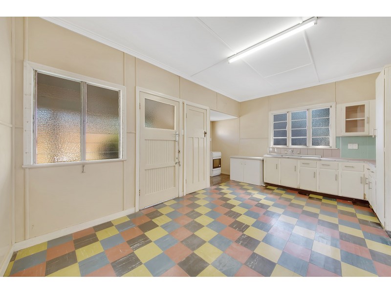 19 Side Street, West Gladstone QLD 4680