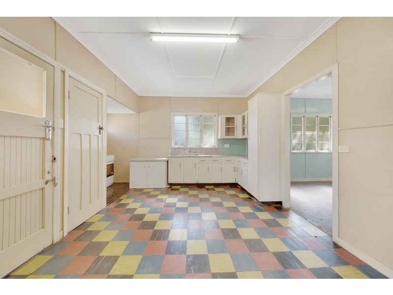 19 Side Street, West Gladstone QLD 4680