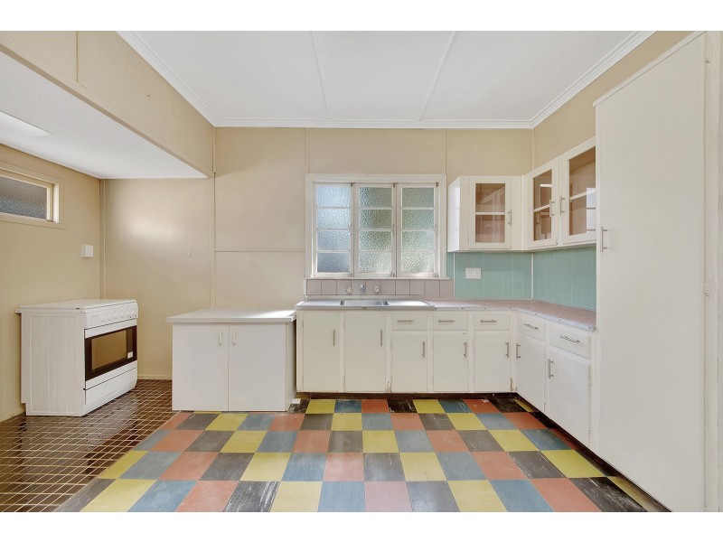 19 Side Street, West Gladstone QLD 4680