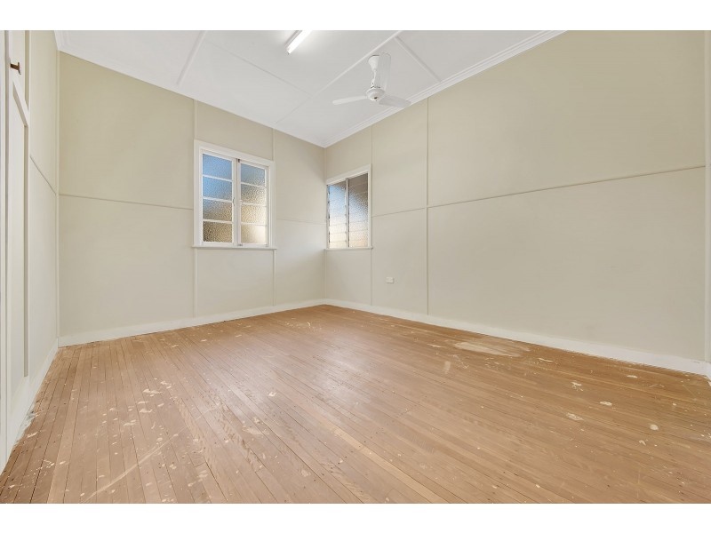 19 Side Street, West Gladstone QLD 4680