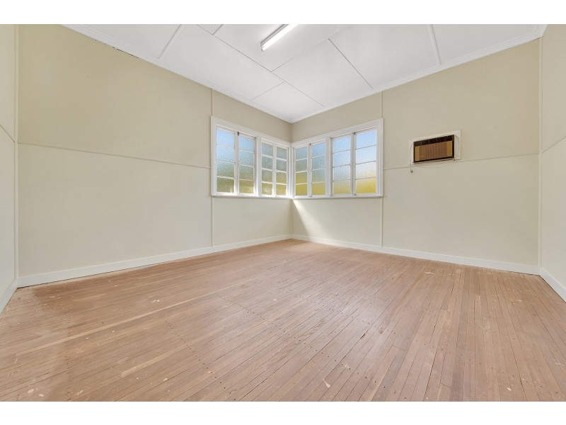 19 Side Street, West Gladstone QLD 4680