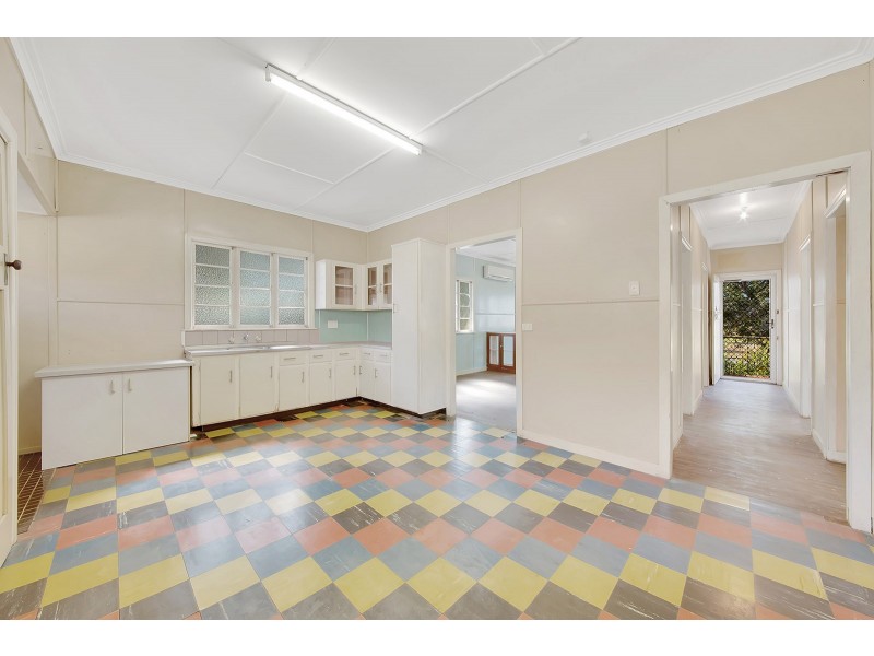 19 Side Street, West Gladstone QLD 4680