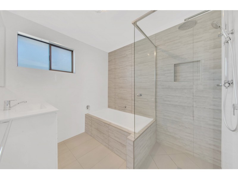 5 Harrier Avenue, New Auckland QLD 4680