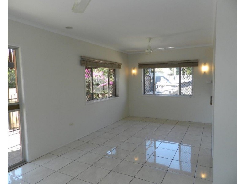 4 WARD CLOSE, South Gladstone QLD 4680