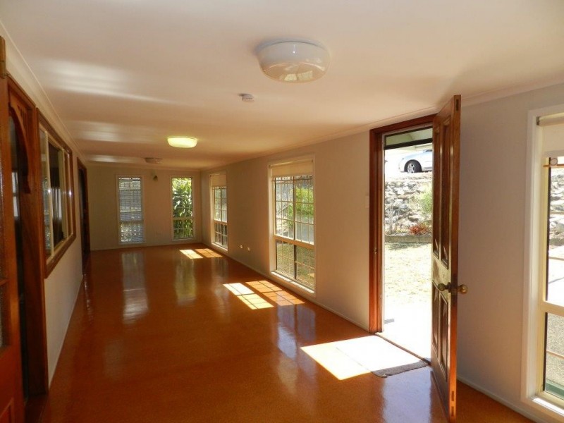 13 WARREN STREET, West Gladstone QLD 4680