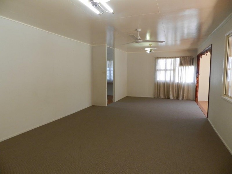 13 WARREN STREET, West Gladstone QLD 4680