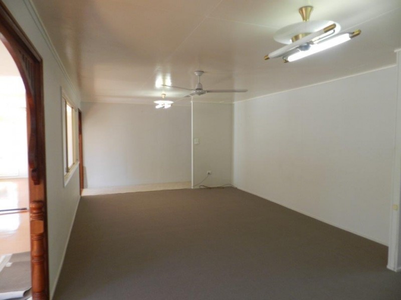 13 WARREN STREET, West Gladstone QLD 4680