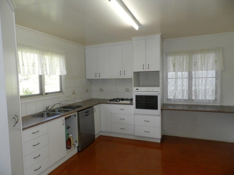 13 WARREN STREET, West Gladstone QLD 4680