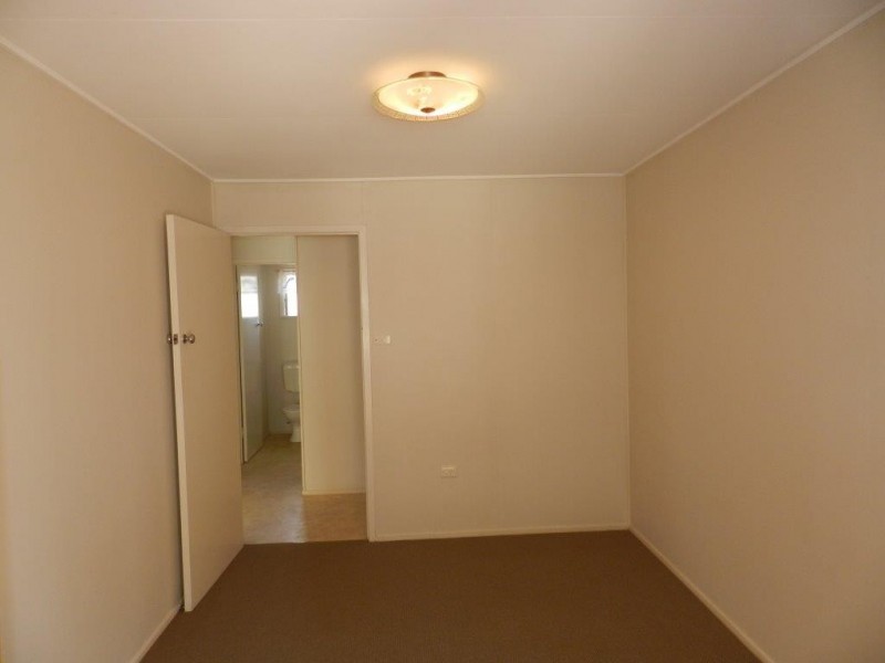 13 WARREN STREET, West Gladstone QLD 4680