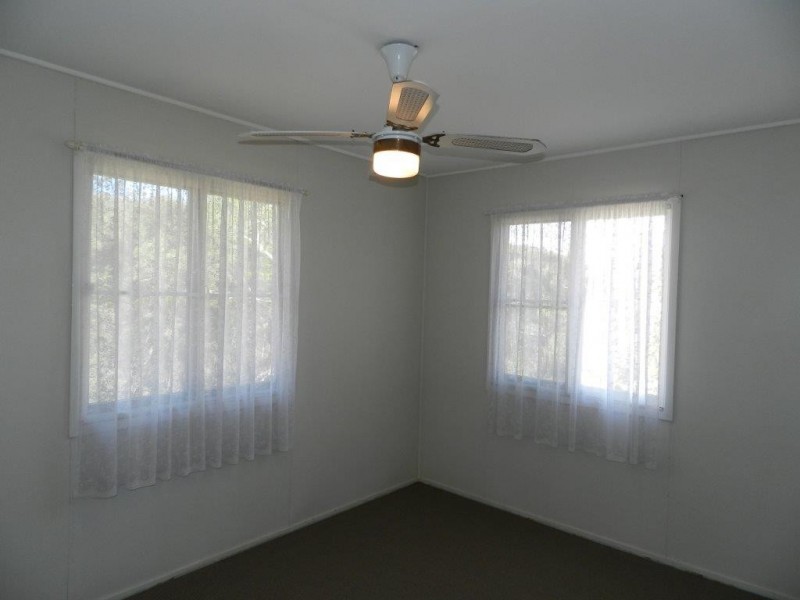 13 WARREN STREET, West Gladstone QLD 4680