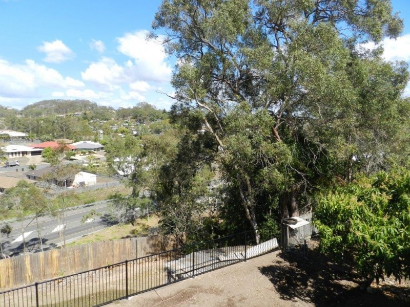 13 WARREN STREET, West Gladstone QLD 4680