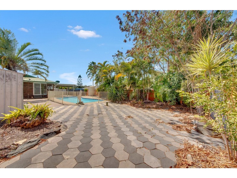 19 YUKANA STREET, Boyne Island QLD 4680