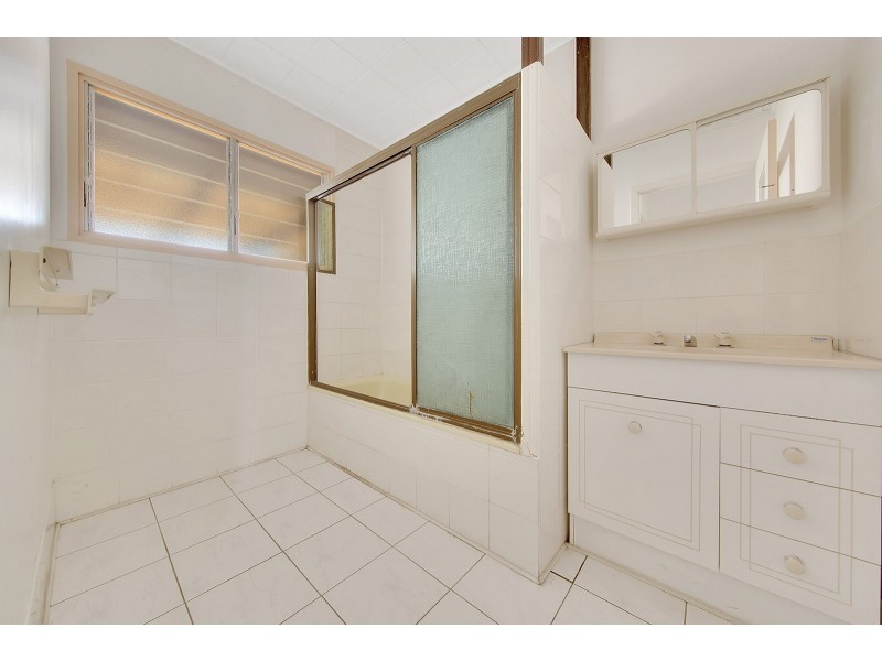 129 Barney Street, Barney Point QLD 4680