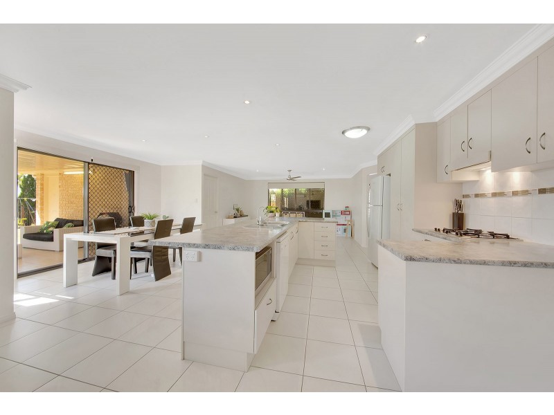 8 Jordana Court, New Auckland QLD 4680