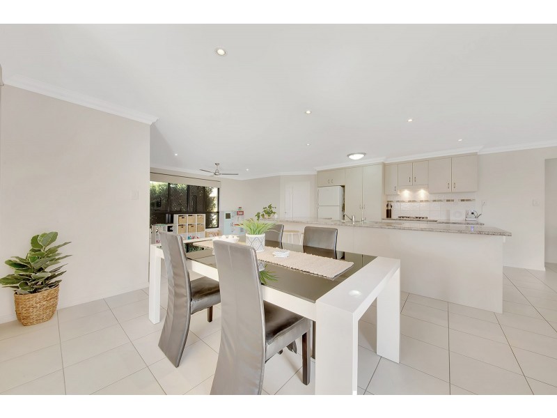 8 Jordana Court, New Auckland QLD 4680