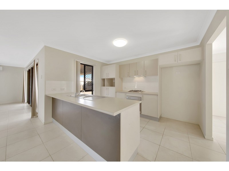 31 Seagull Boulevard, Kirkwood QLD 4680