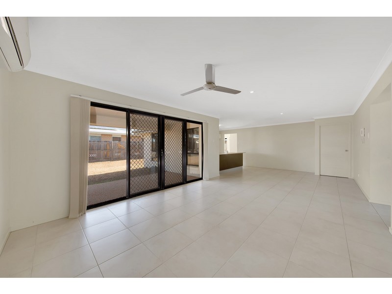 31 Seagull Boulevard, Kirkwood QLD 4680