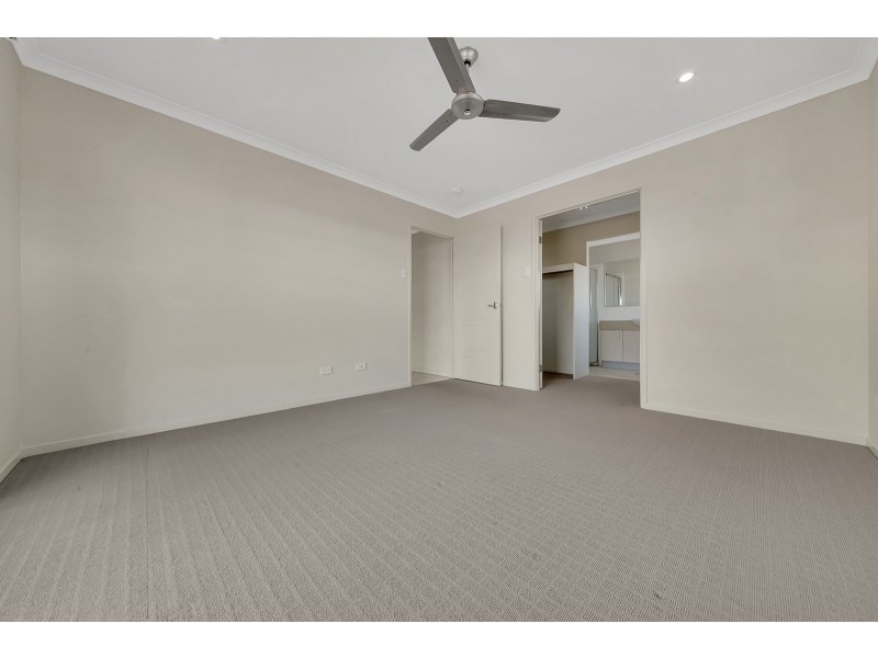 31 Seagull Boulevard, Kirkwood QLD 4680