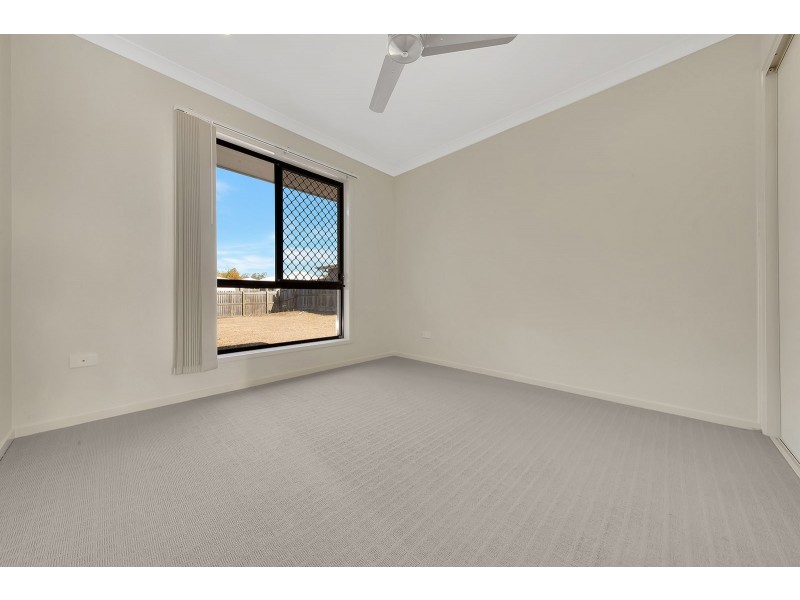 31 Seagull Boulevard, Kirkwood QLD 4680