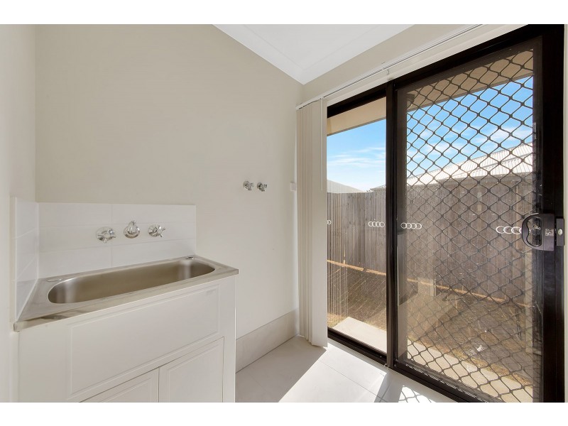 31 Seagull Boulevard, Kirkwood QLD 4680